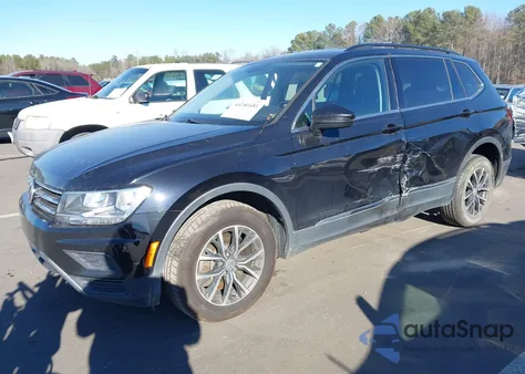 2020 Volkswagen Tiguan 2.0T Se/2.0T Se R-Line Black/2.0T Sel z USA, uszkodzony, nr VIN 3VV3B7AX7LM075096